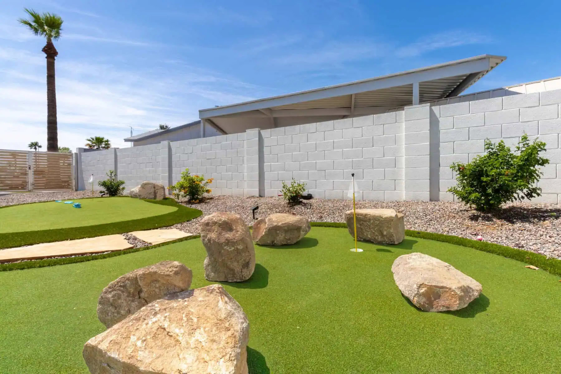 How Many Holes Should Your Colorado Backyard Putting Green Have? Matching the Layout to Your Yard and Your Game How Many Holes Should Your Colorado Backyard Putting Green Have? Matching the Layout to Your Yard and Your Game